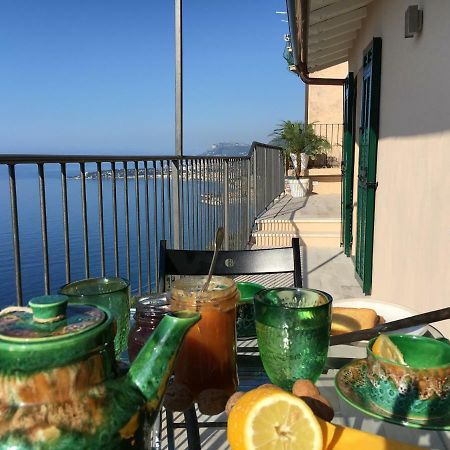 House In Grimaldi. Spectacular View Over The French Riviera! غريمالدي المظهر الخارجي الصورة
